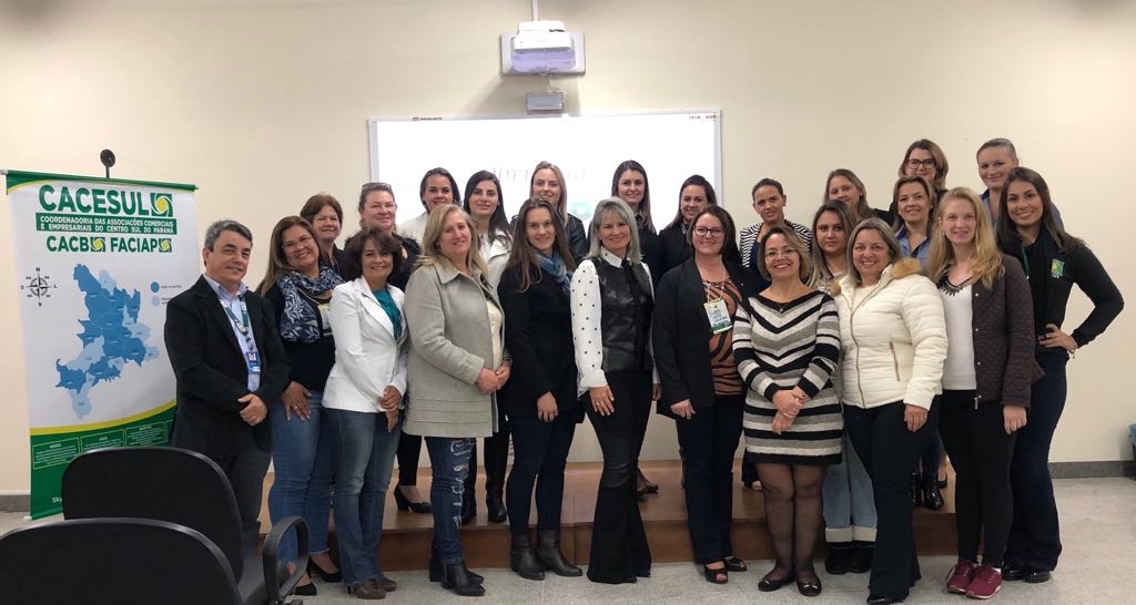 APÓS PALESTRA MULHERES SE ENCONTRARAM FALAR SOBRE O CENÁRIO LOCAL